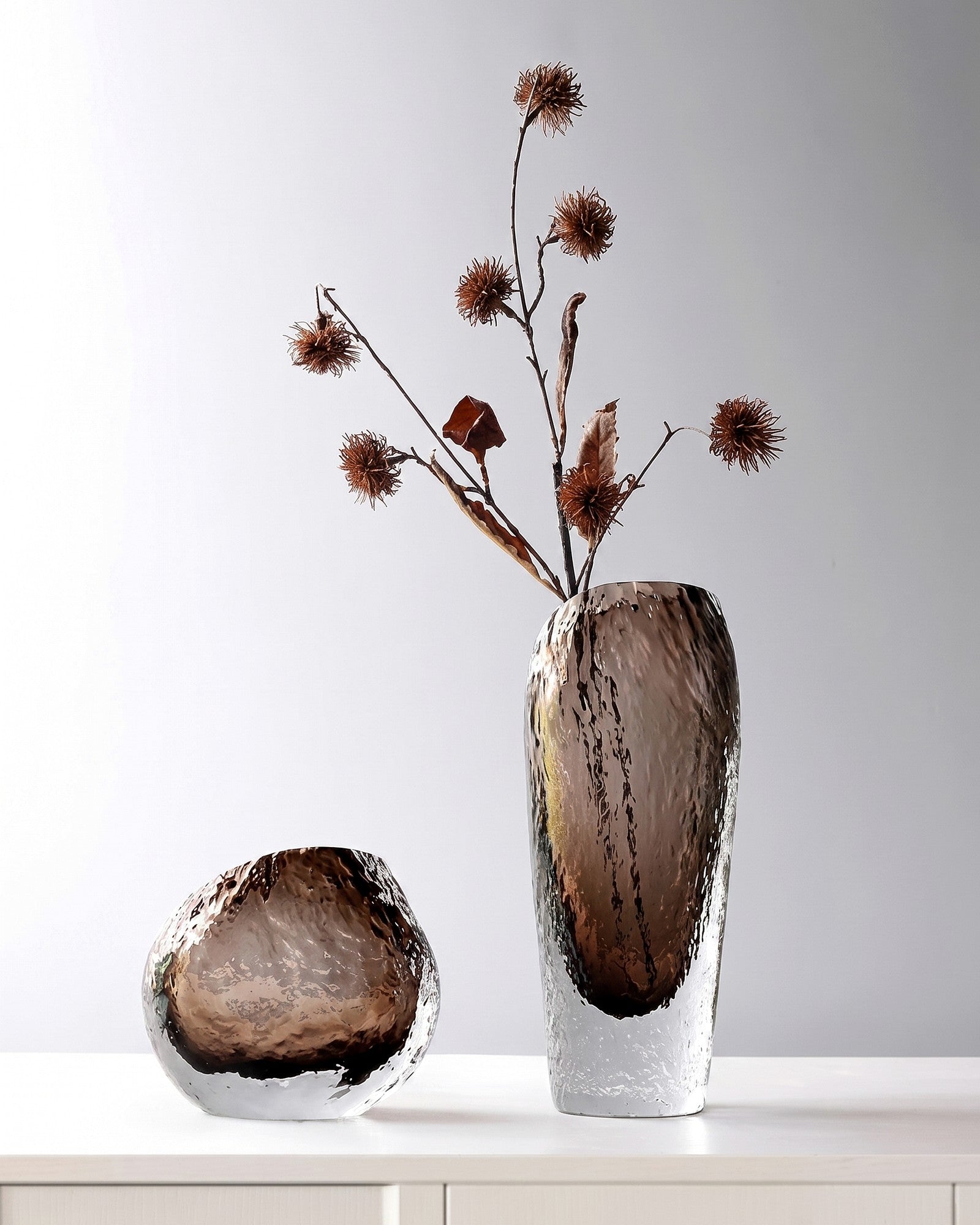 Aurea Glasvasen-Set als ruhiges Sideboard Styling