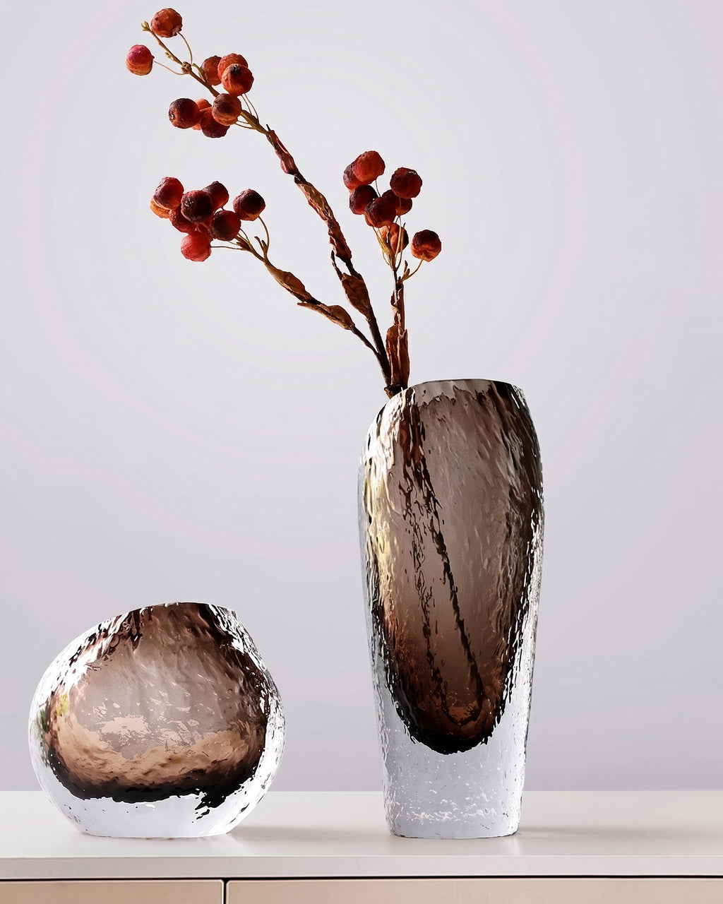 Hohe Aurea Rauchglas Vase mit Zweigen